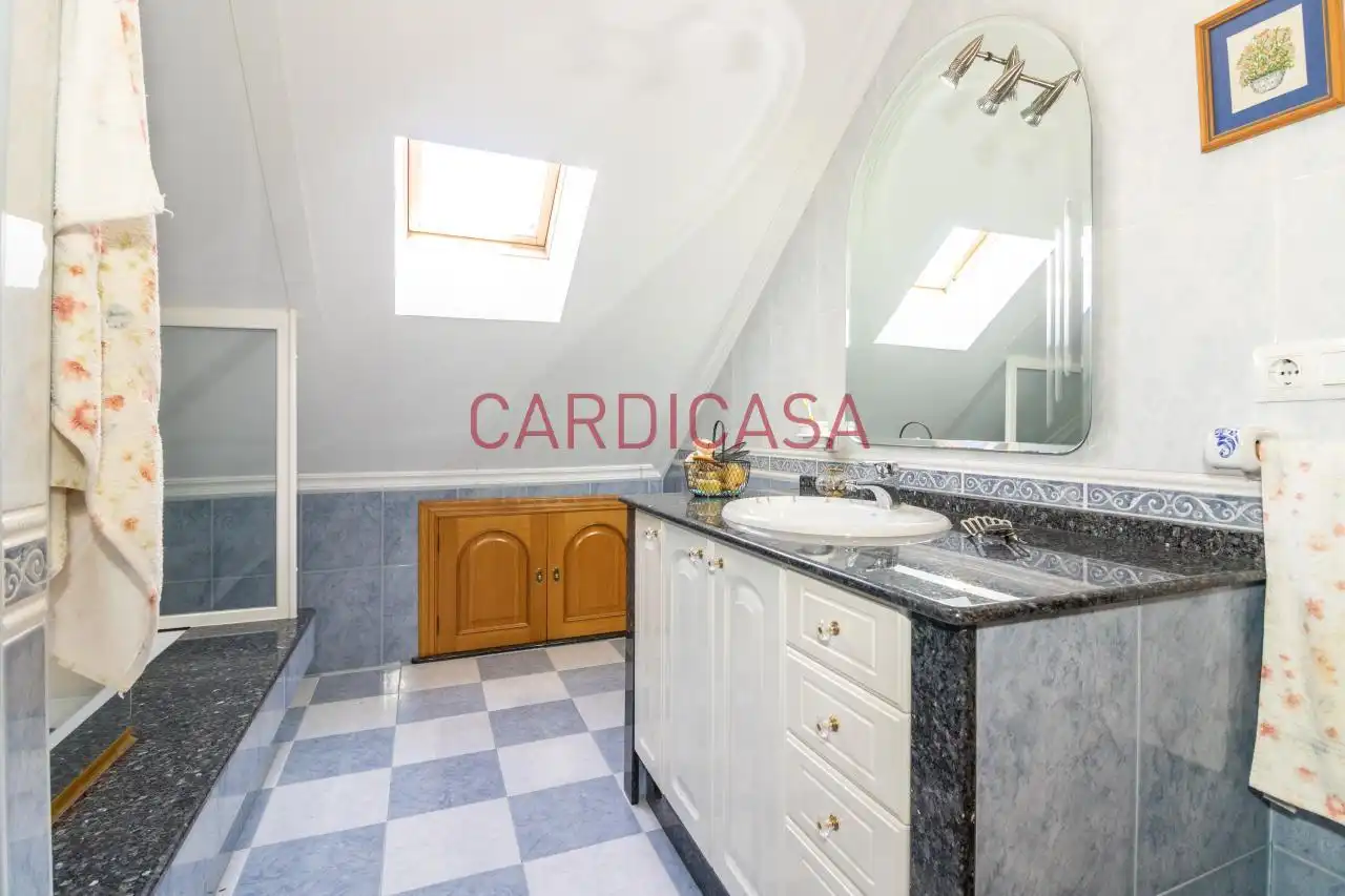 Baño de Casa o chalet en venta en Vigo  con Calefacción, Jardín privado y Parquet