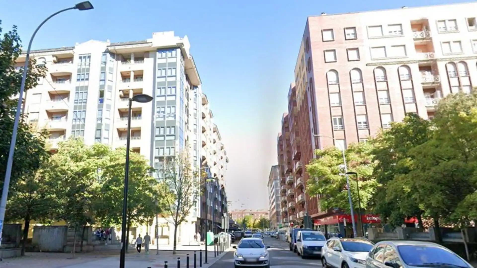 Vista exterior de Pis en venda en León Capital  amb Aire condicionat, Calefacció i Terrassa