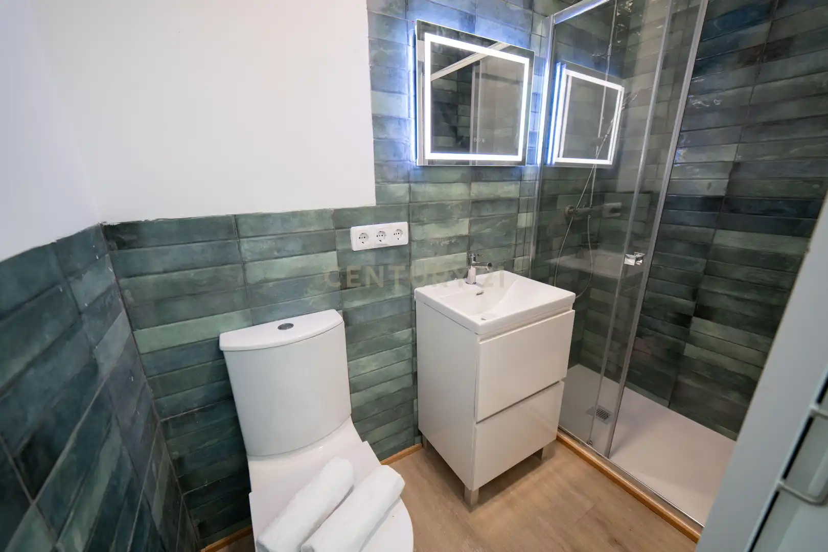 Badezimmer von Wohnungen zum Verkauf in Sevilla mit Klimaanlage