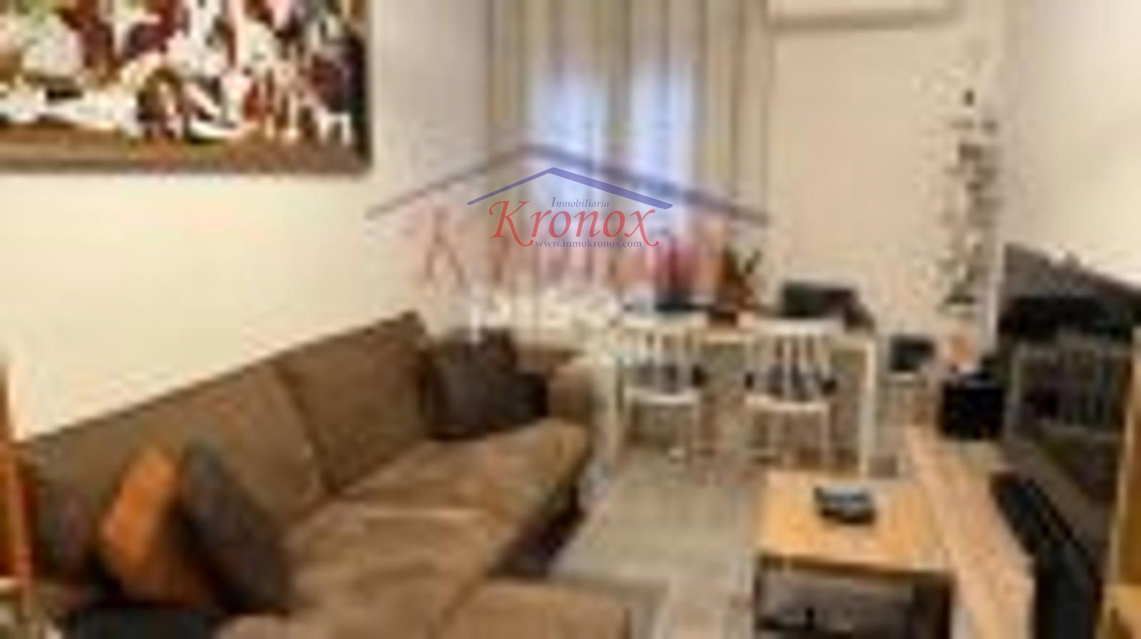 Living room of Flat for sale in  Madrid Capital  with Air Conditioner, Heating and Furnished