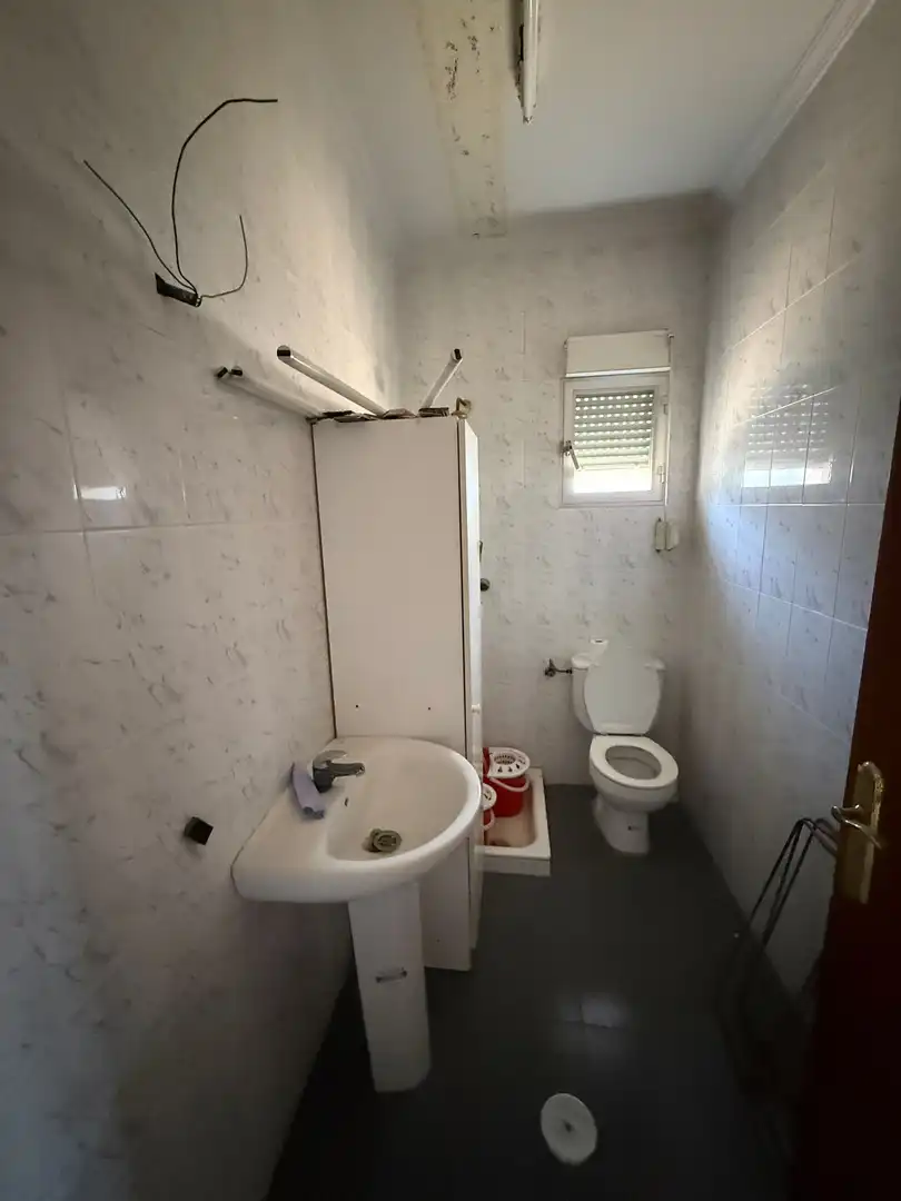 Local en venta en CR. YEPES, Zona Entrada - Gasolineras