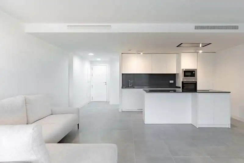 Cocina de Planta baja de alquiler en Estepona con Aire acondicionado, Jardín privado y Terraza