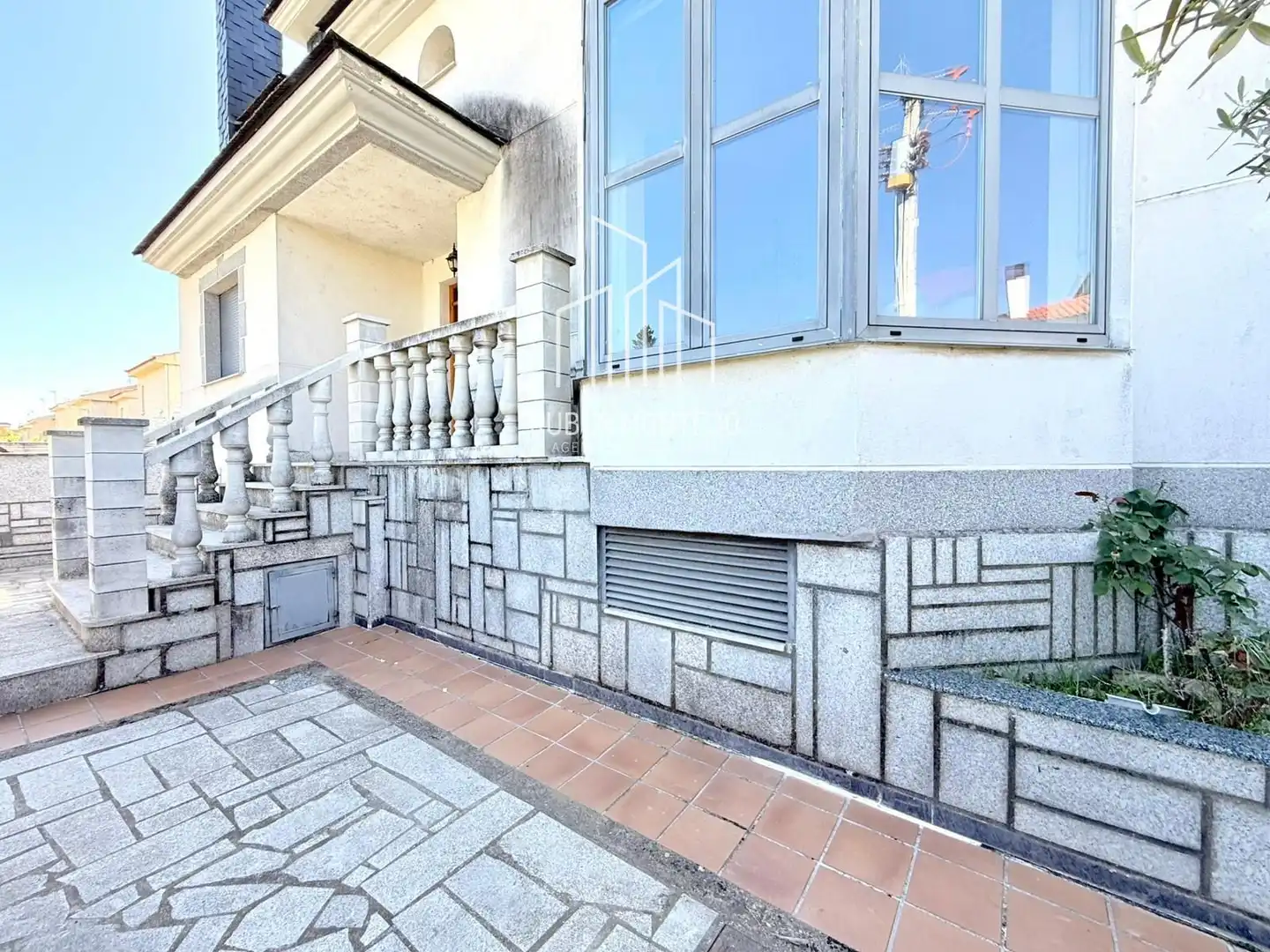Vista exterior de Casa adosada en venda en Cabrerizos amb Calefacció, Jardí privat i Terrassa