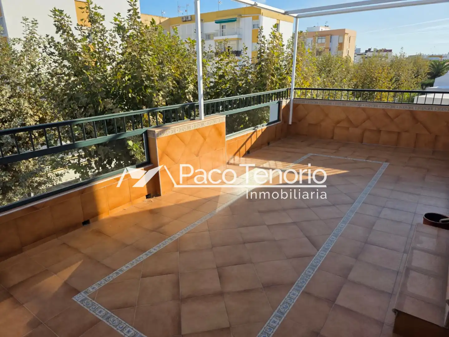 Àtic amb balcó en venda a Avenida Castilla 108A