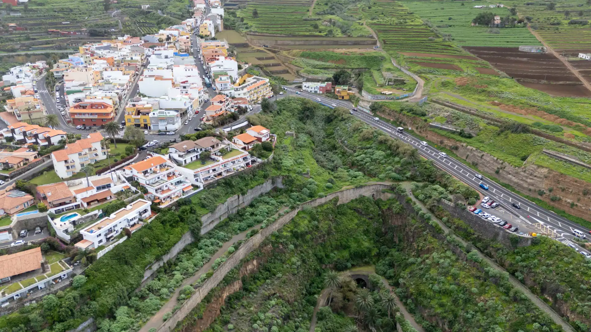 Vista exterior de Finca rústica en venda en Los Realejos amb Parquet, Terrassa i Balcó