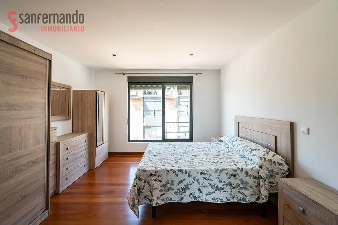 Habitación de Casa adosada en venta en Miengo con Calefacción, Jardín privado y Terraza