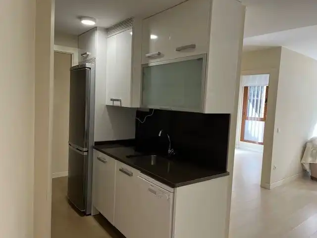 Cuina de Oficina de lloguer en Zaragoza amb Calefacció i Moblat