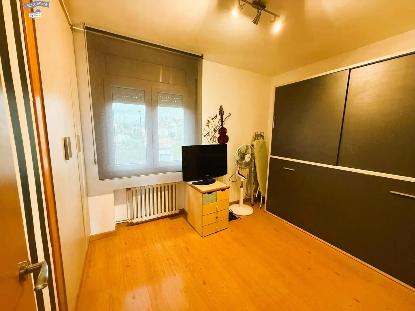 Habitación de Casa o chalet en venta en Barberà del Vallès con Calefacción, Jardín privado y Parquet
