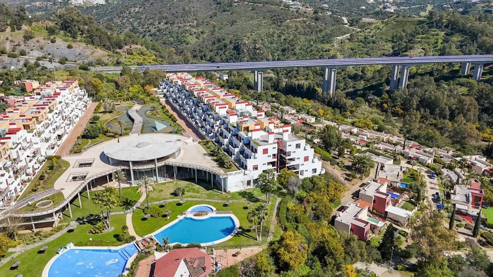 Ático con jardín en venta en Urbanizacion Parque Botanico las Lomas de Guadalmina, imagen 18