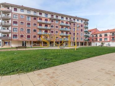 Local comercial en venda a Calle La Lastra 53