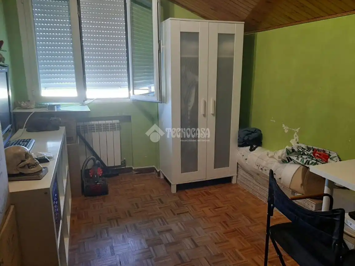 Habitación de Piso en venta en Humanes de Madrid con Calefacción, Terraza y Piscina comunitaria