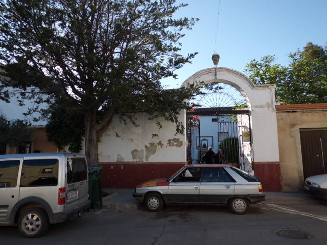 Vista exterior de Casa o xalet en venda en Alpera amb Calefacció, Jardí privat i Terrassa
