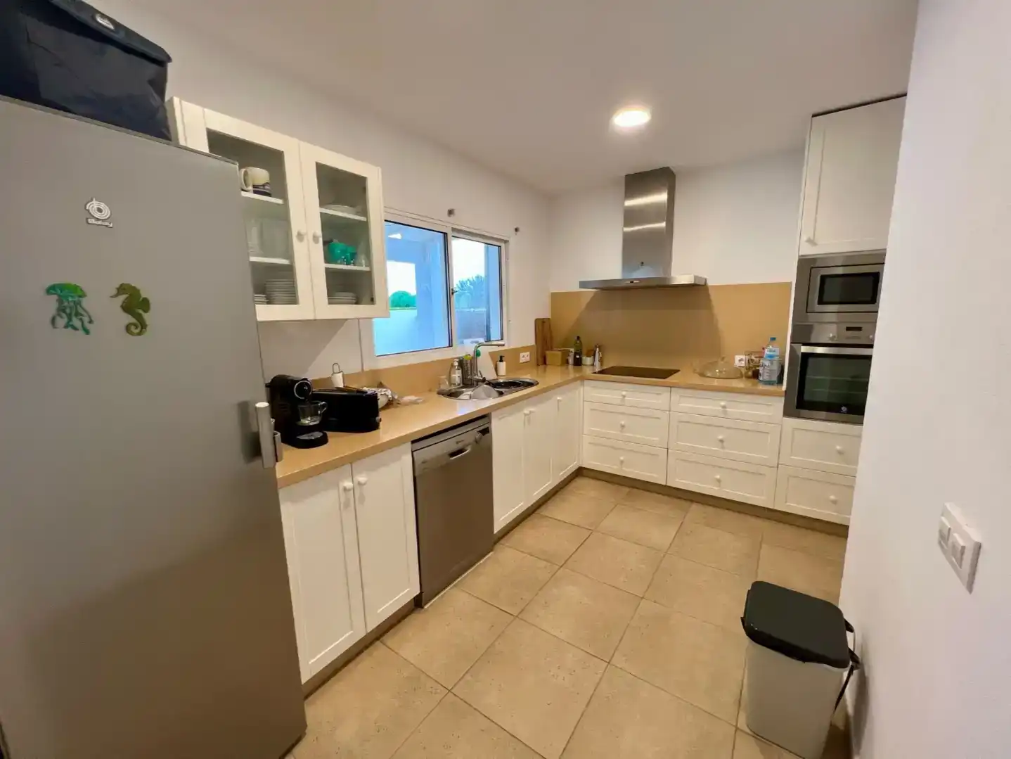 Küche von Haus oder Chalet zur Miete in Ciutadella de Menorca mit Klimaanlage, Privatgarten und Abstellraum