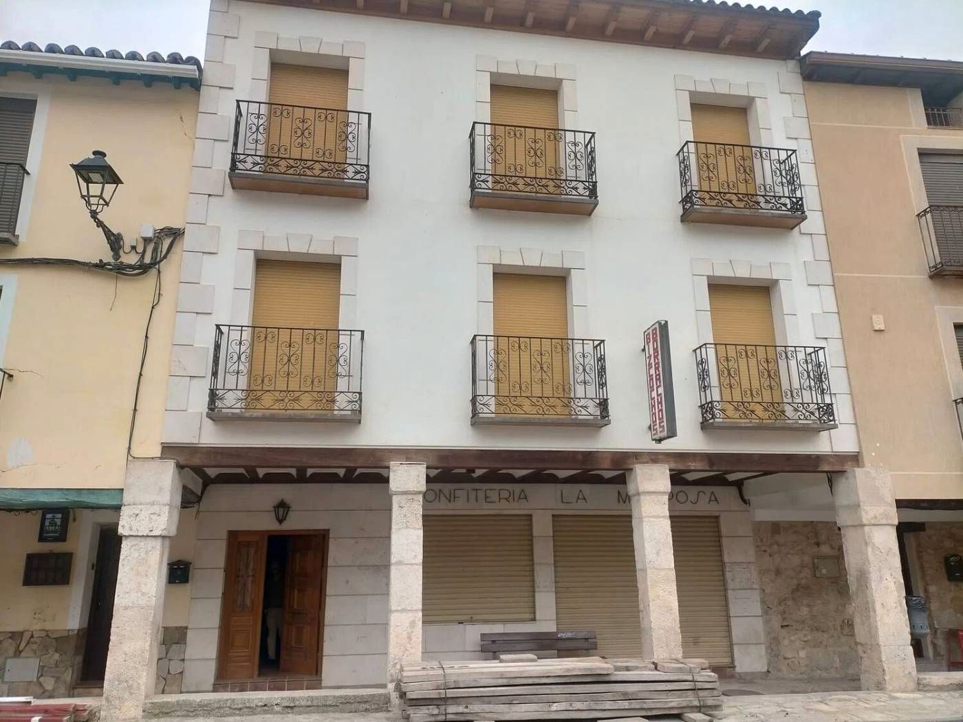 Exterior view of Single-family semi-detached for sale in Tendilla  with Air Conditioner