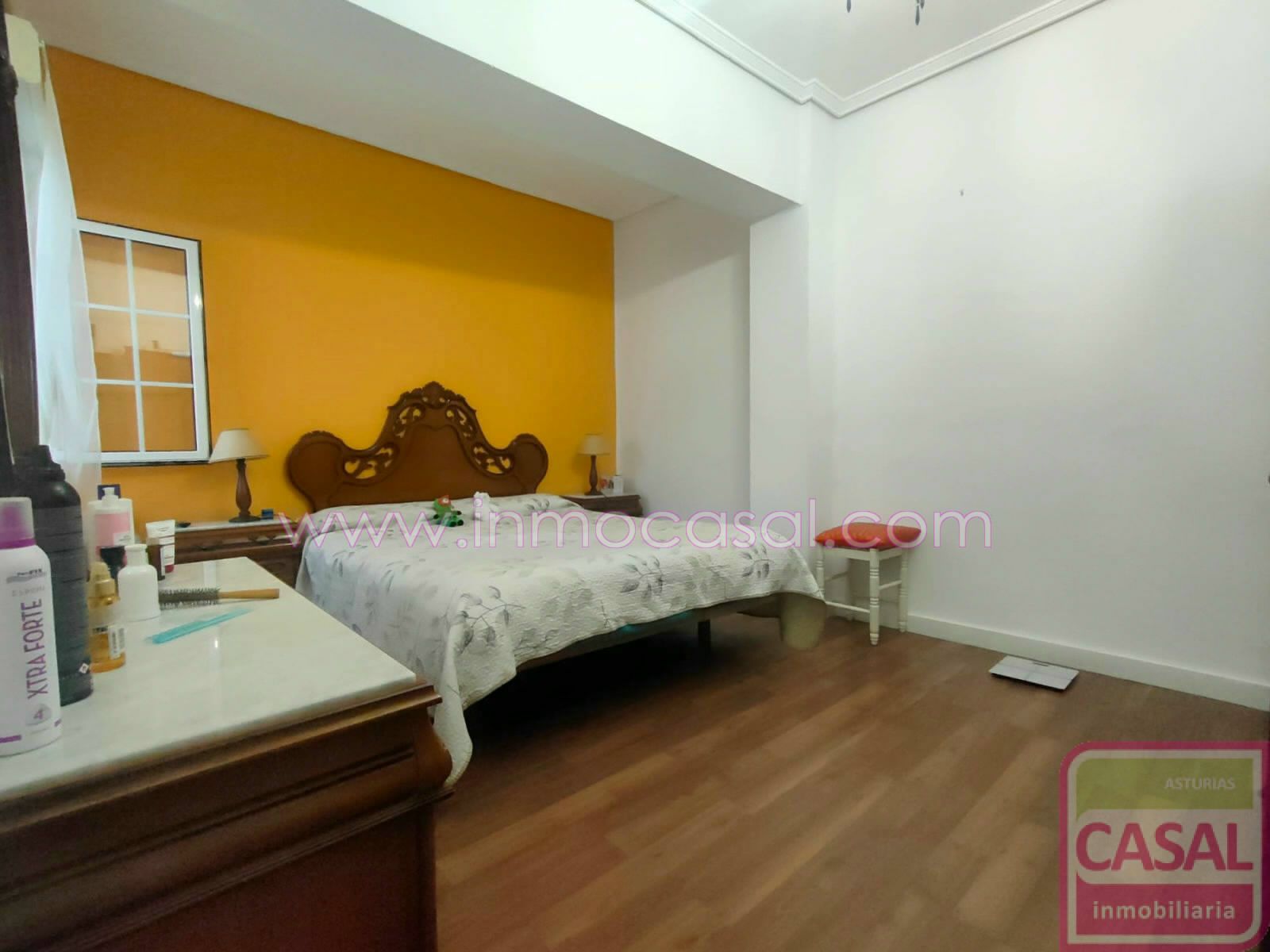 Habitación de Piso en venta en Avilés con Trastero y Amueblado