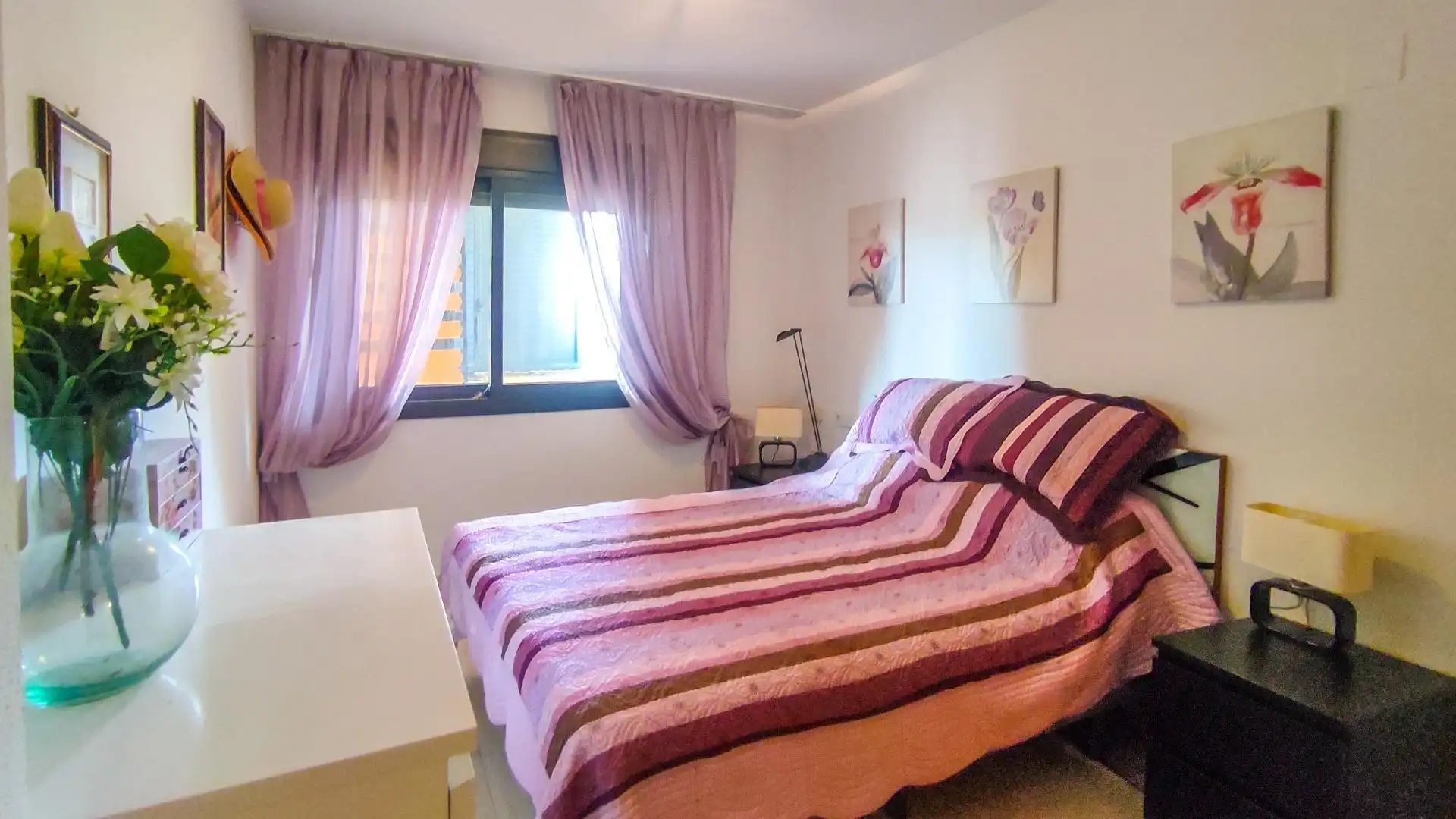 Dormitori de Apartament en venda en Villajoyosa / La Vila Joiosa amb Aire condicionat, Moblat i Piscina comunitària