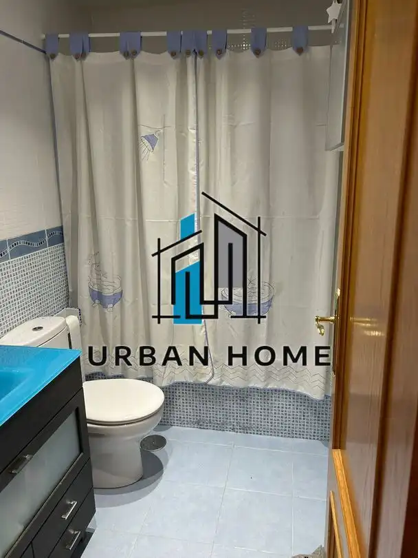 Bany de Casa o xalet en venda en Villaquilambre amb Calefacció, Jardí privat i Terrassa