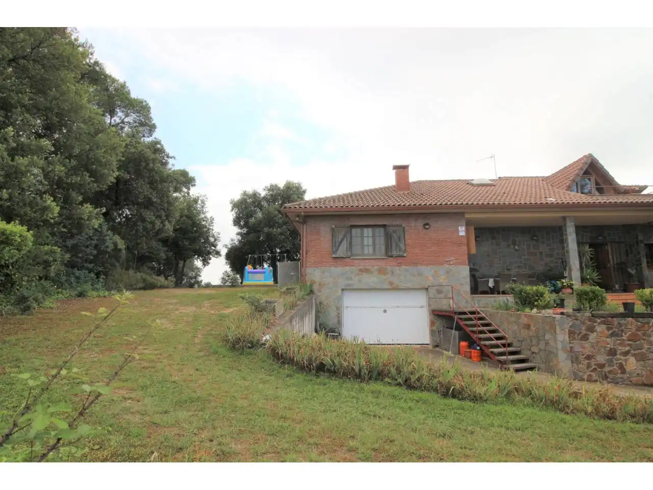 Vista exterior de Casa o chalet en venta en Castellar del Vallès con Calefacción, Jardín privado y Terraza