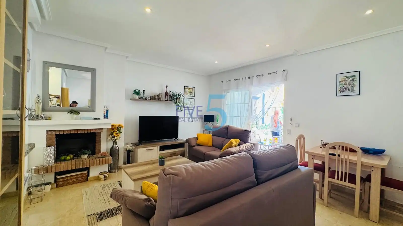 Wohnzimmer von Wohnung zum Verkauf in Orihuela mit Klimaanlage, Terrasse und Schwimmbad