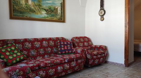 Casa de cuatro dormitorios y patio de unos 30 metros cuadrados