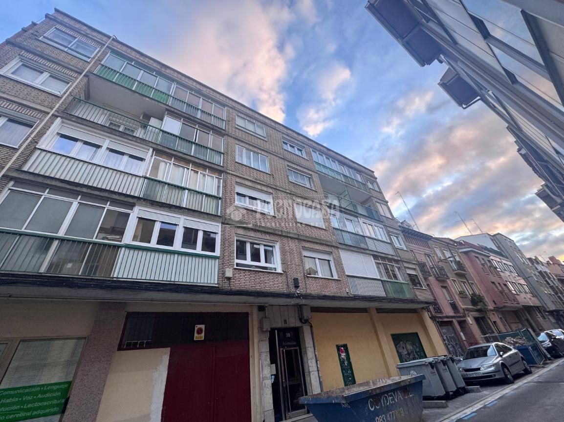 Vista exterior de Pis en venda en Valladolid Capital