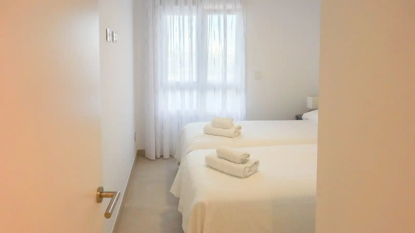 Schlafzimmer von Wohnungen zum Verkauf in Oliva mit Klimaanlage, Heizung und Terrasse