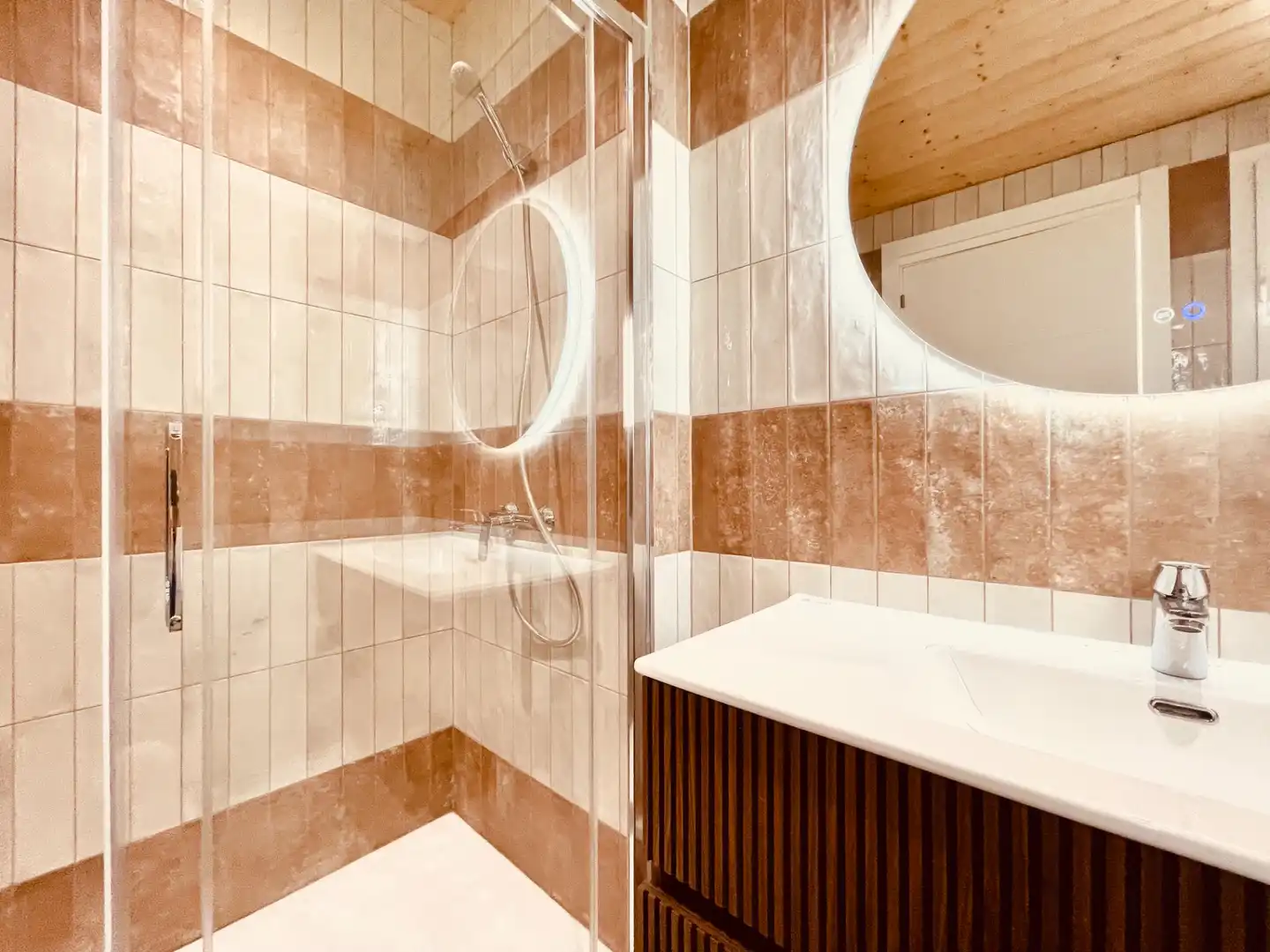 Baño de Dúplex de alquiler en Madrid con Aire acondicionado, Terraza y Amueblado