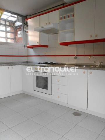 Piso en Venta en Avenida Pablo Neruda en Palomeras Sureste