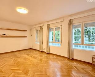 Living room of Flat for sale in  Madrid Capital  with Air Conditioner, Heating and Storage room