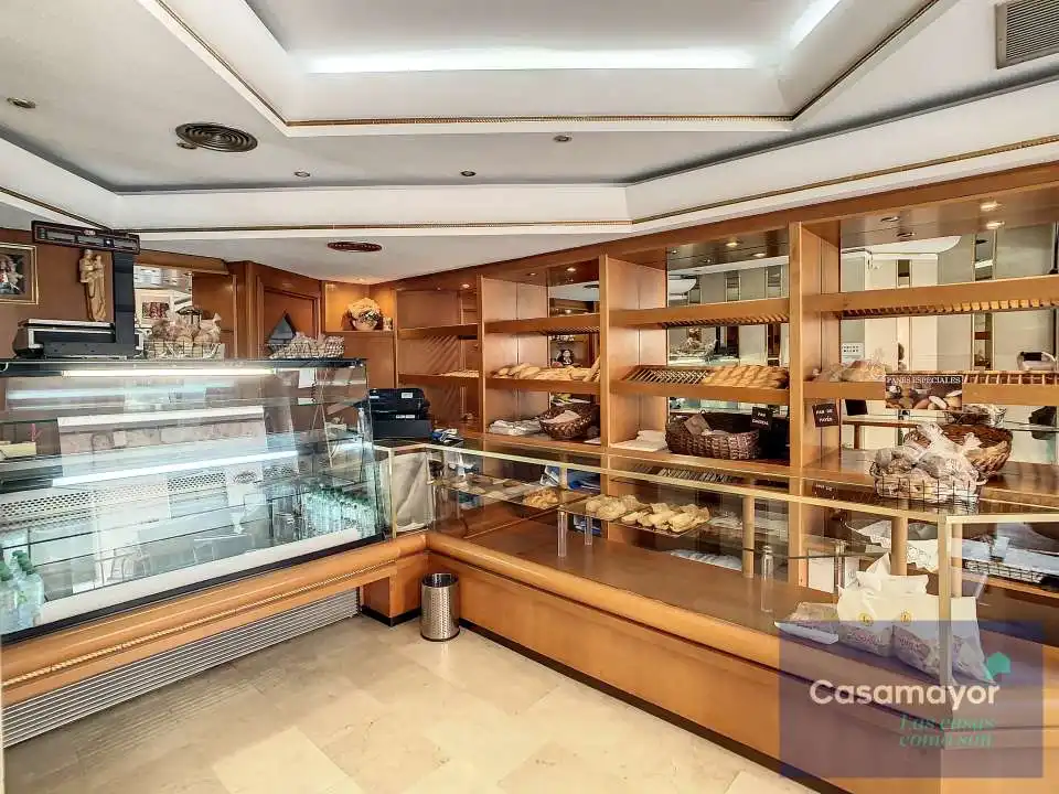 Local comercial en venda a Carrer del Tucuman, imagen 3