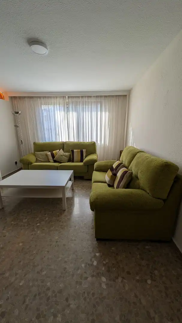 Sala d'estar de Pis de lloguer en Granada amb Aire condicionat, Calefacció i Moblat