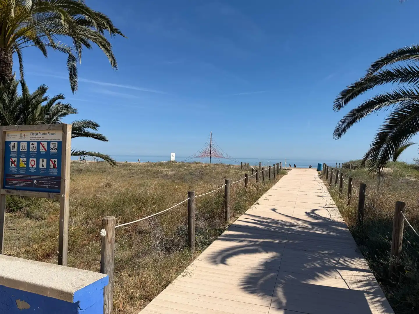 Außenansicht von Einfamilien-Reihenhaus zum Verkauf in Dénia mit Klimaanlage, Privatgarten und Terrasse