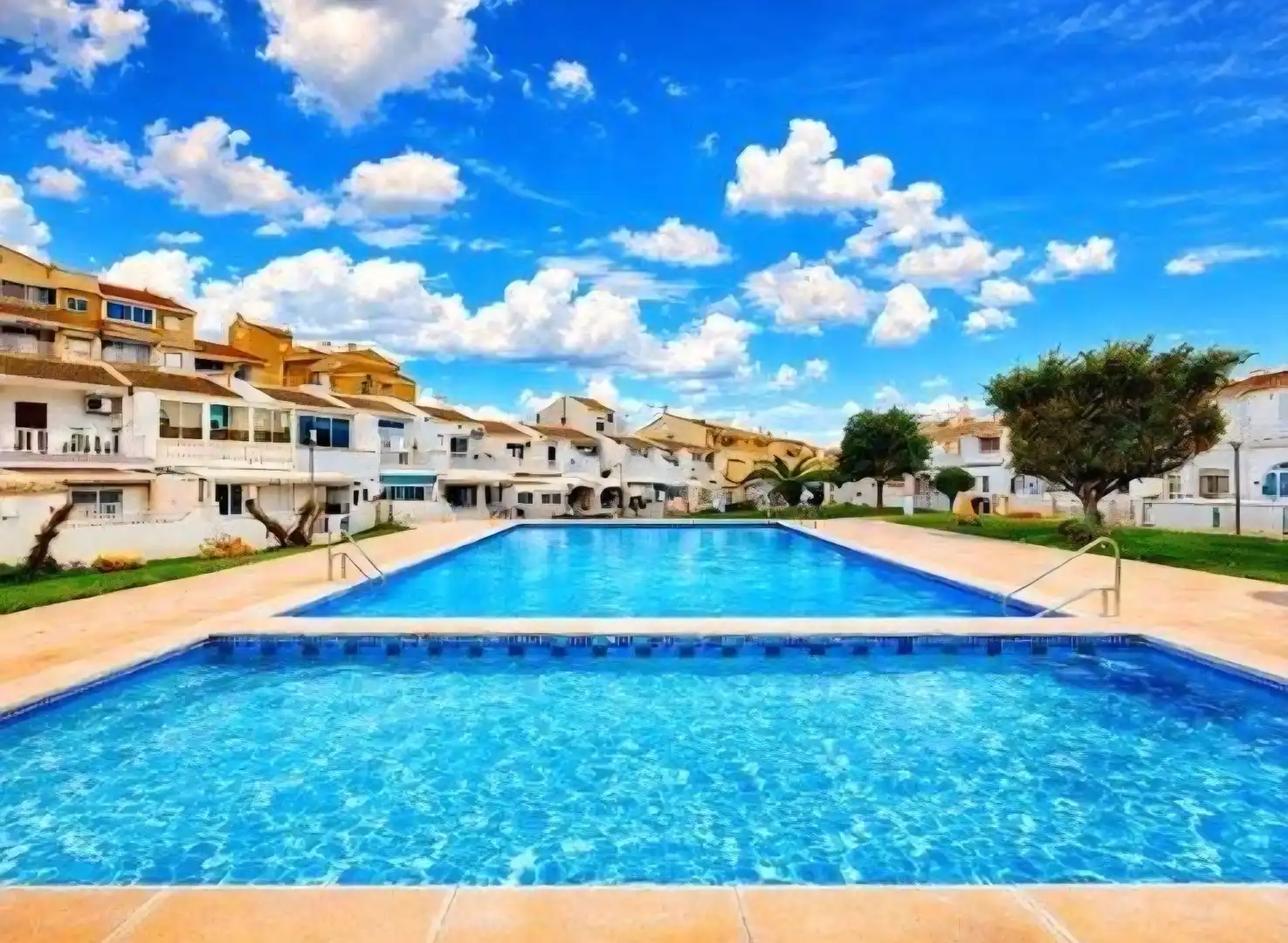 Adossat amb piscina en venda a calle luxemburgo, imagen 26
