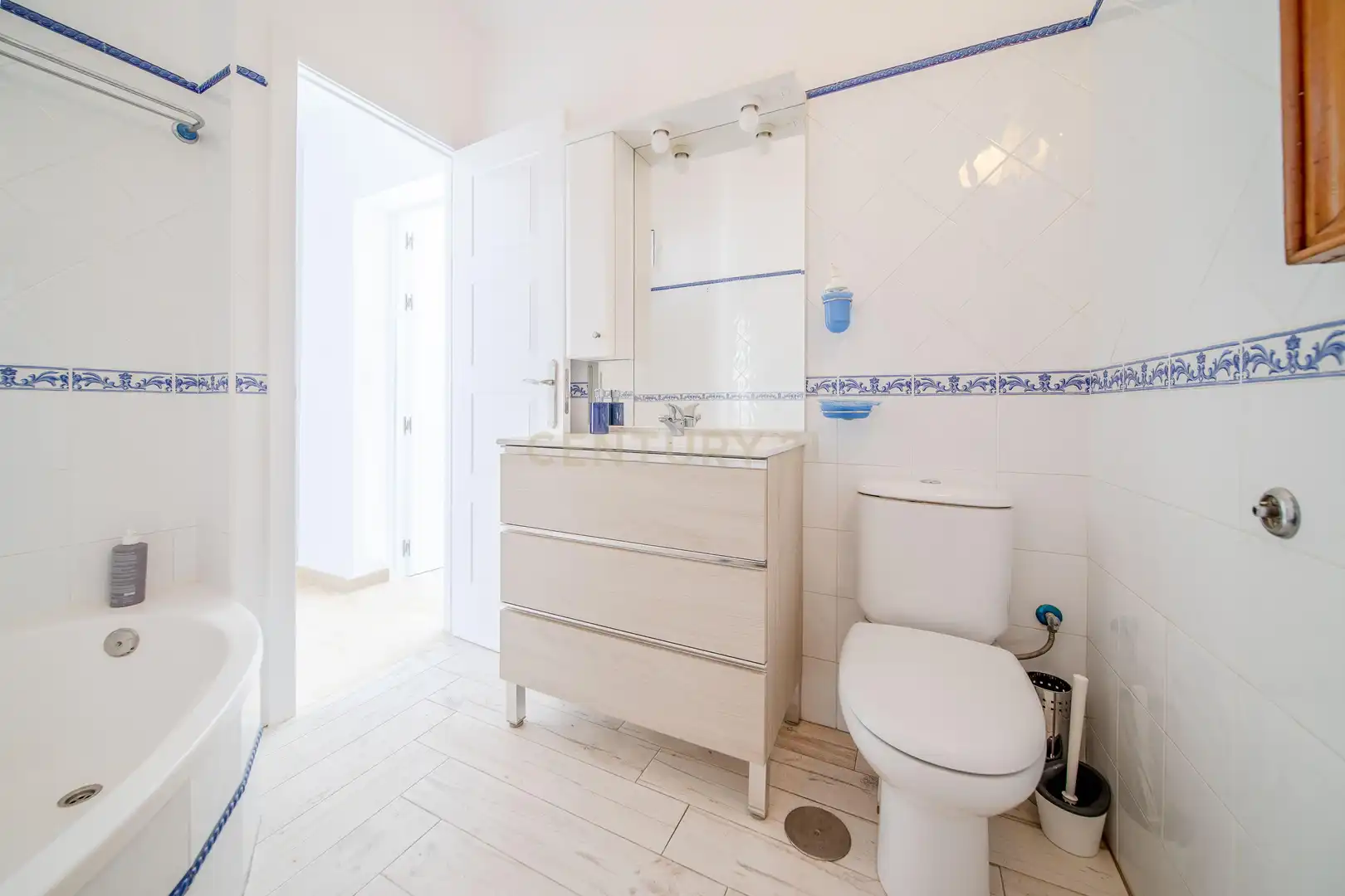 Bathroom of Apartments for sale in Benalmádena  with Air Conditioner, Storage room and Swimming Pool