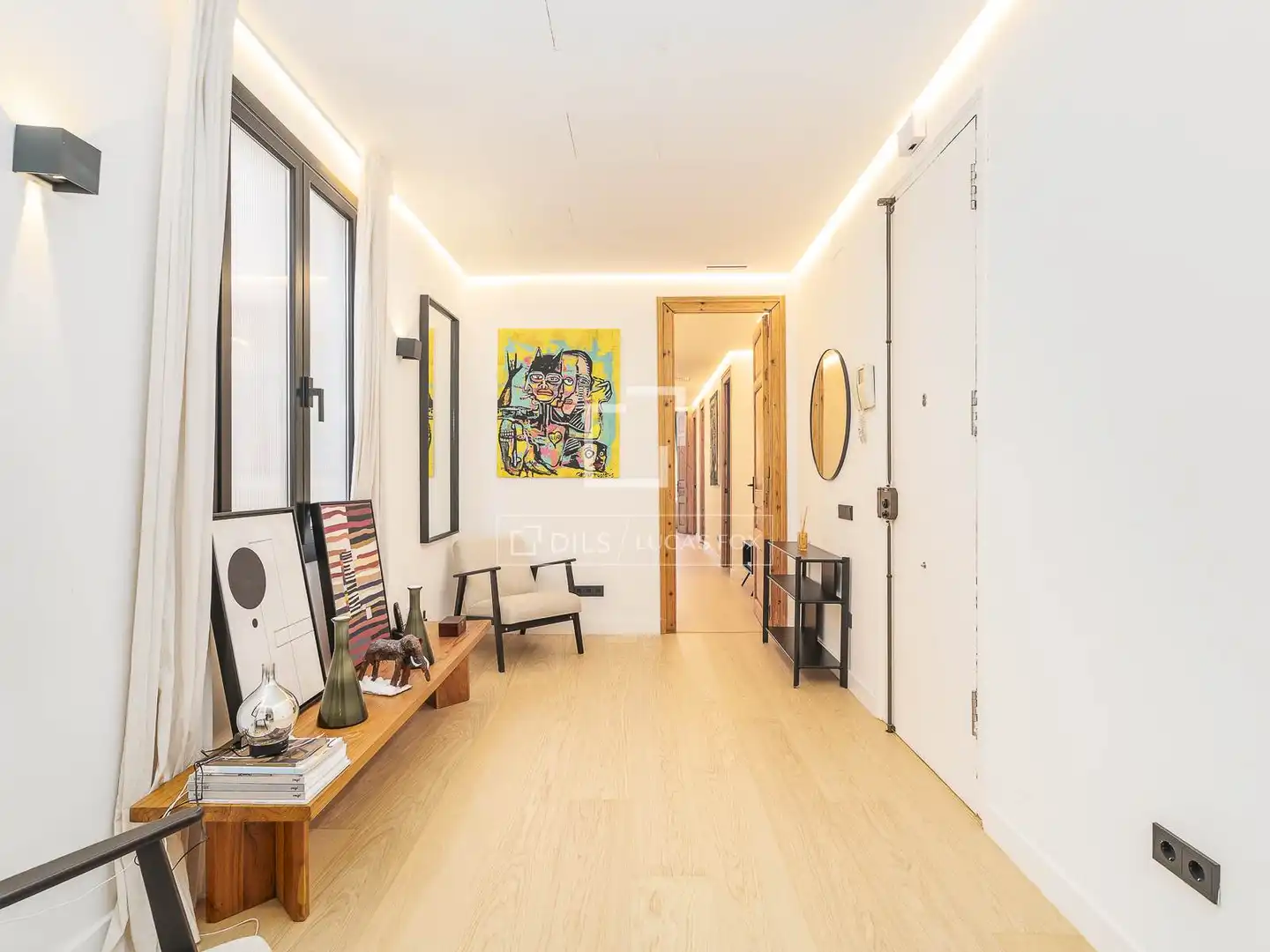 Wohnung zum Verkauf in Barcelona mit Klimaanlage, Terrasse und Balkon