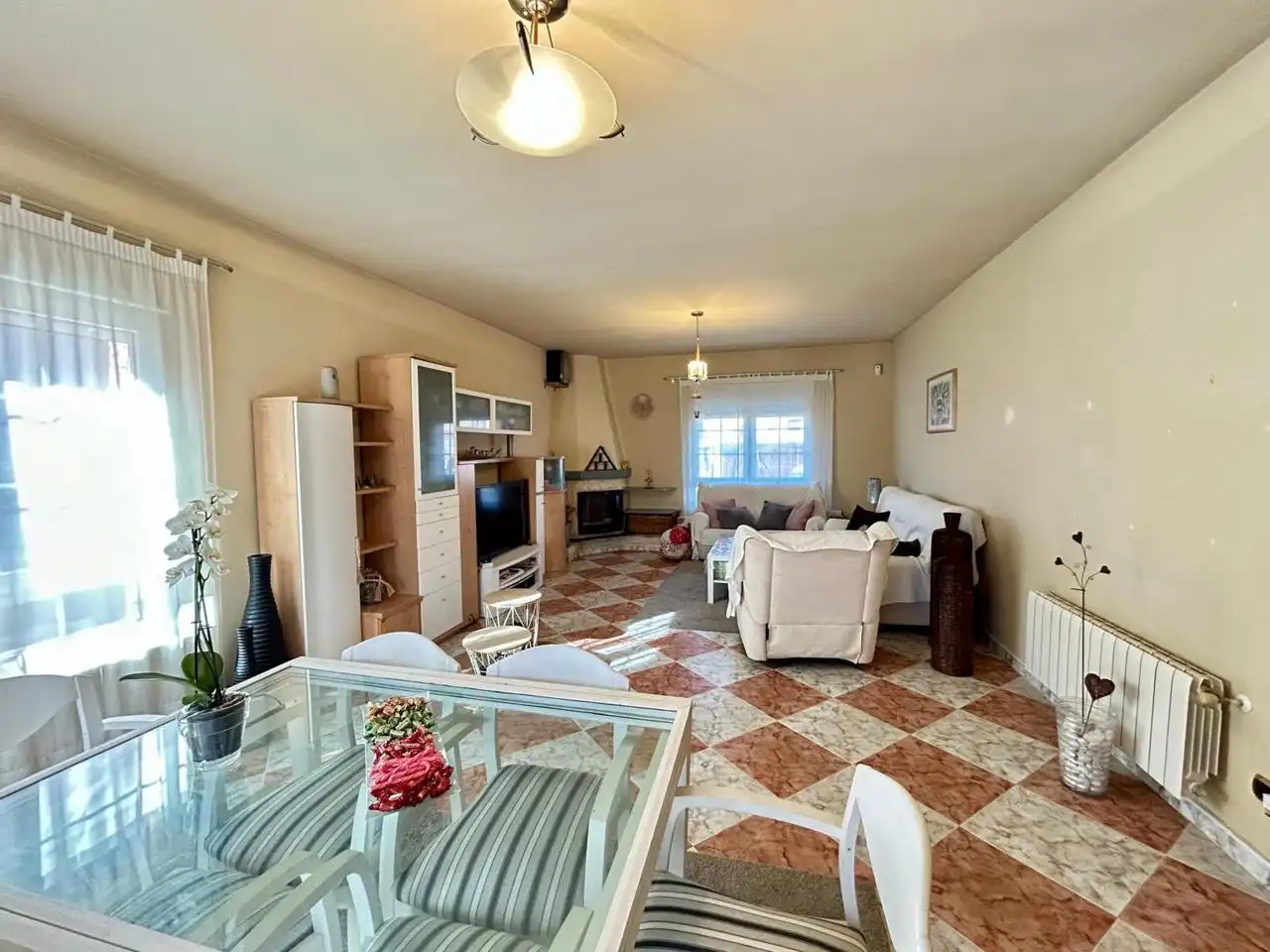 Wohnzimmer von Haus oder Chalet zum Verkauf in El Casar mit Heizung, Privatgarten und Terrasse