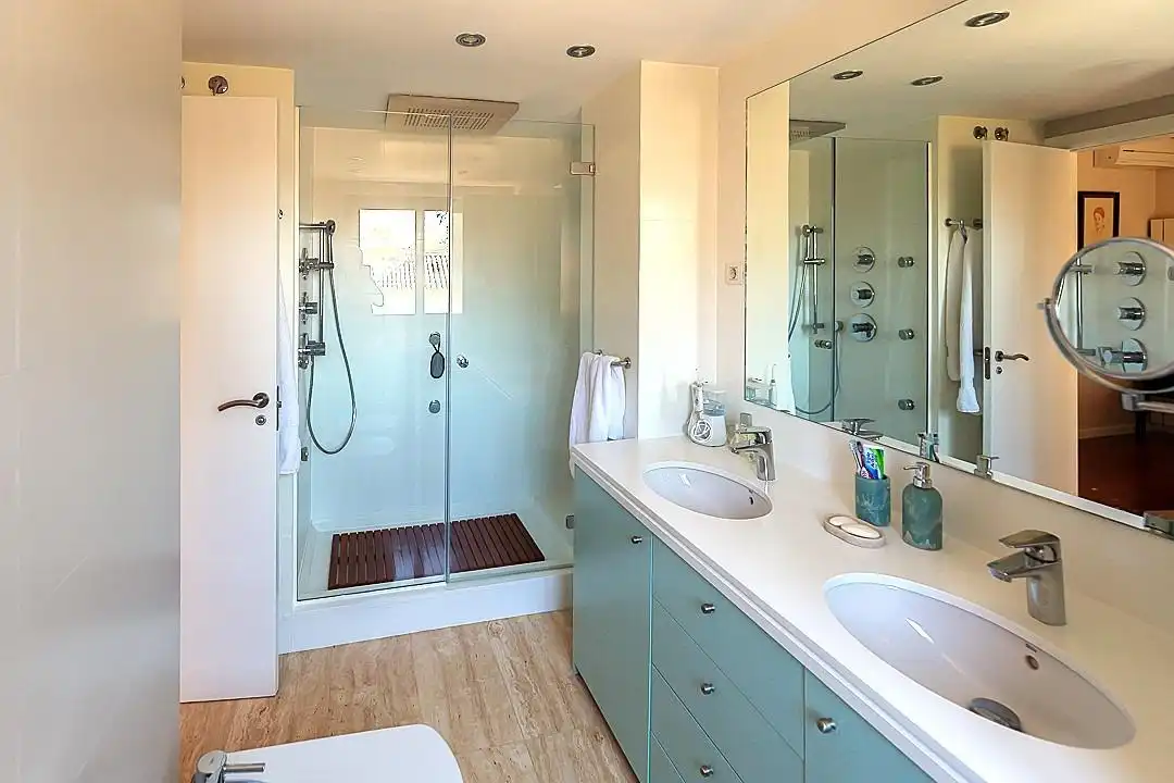 Bathroom of Attic for sale in Sant Cugat del Vallès  with Air Conditioner, Heating and Private garden