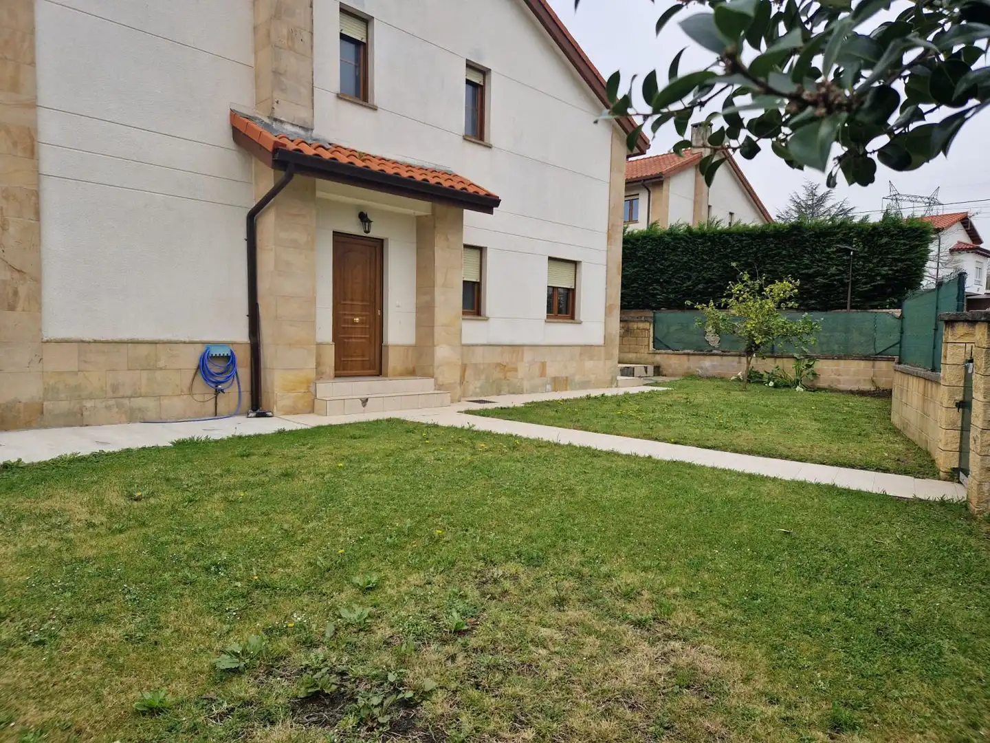 Vista exterior de Casa o chalet en venta en Reocín con Calefacción, Jardín privado y Terraza