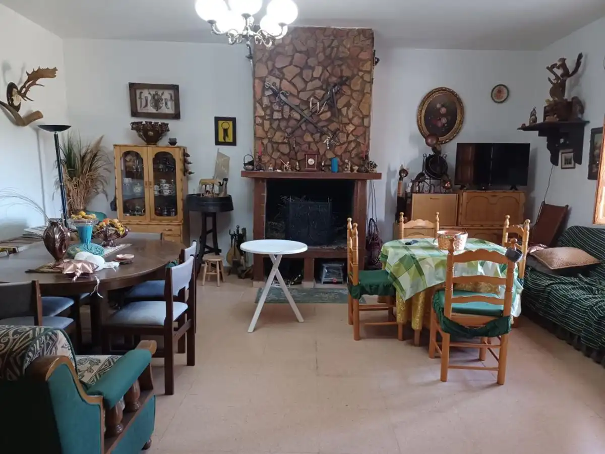 Casa rústica amb jardí en venda a La Roda, imagen 3