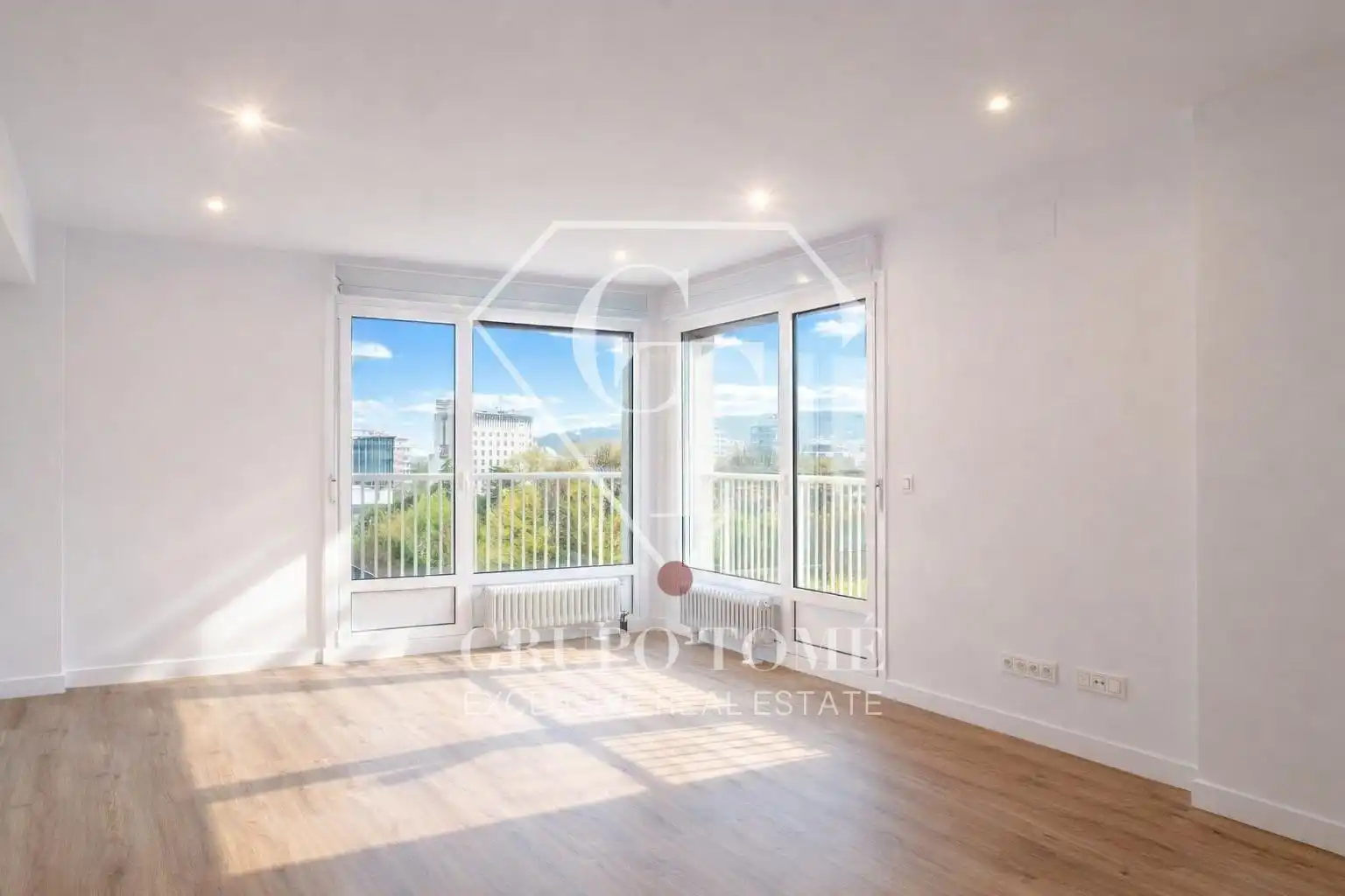 Außenansicht von Wohnung zum Verkauf in Donostia - San Sebastián  mit Heizung und Terrasse