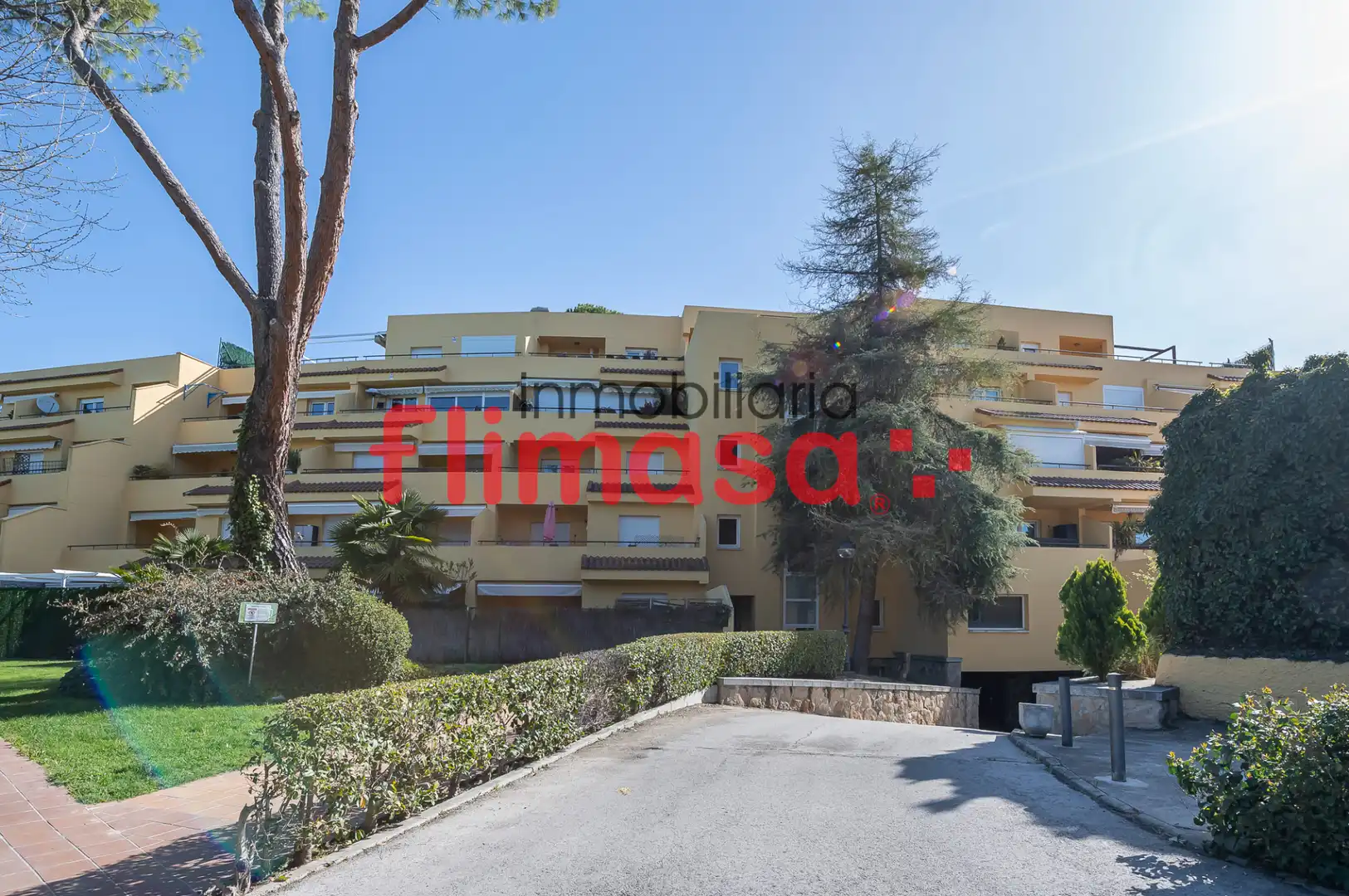 Vista exterior de Apartament en venda en Villaviciosa de Odón amb Aire condicionat, Terrassa i Piscina comunitària
