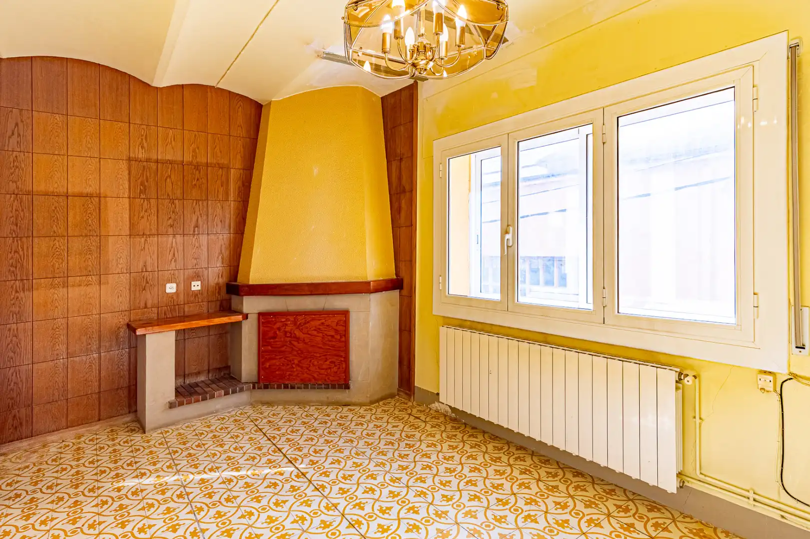 Detached homes for sale in Llers  with Air Conditioner, Heating and Terrace