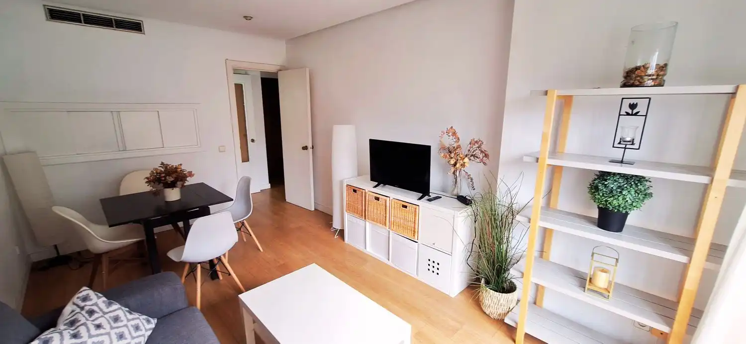 Wohnung zur Miete in Sor Angela de la Cruz, Castillejos - Cuzco, Tetuán