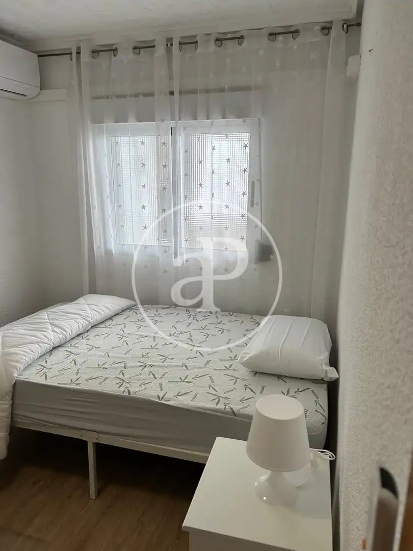 Habitación de Piso de alquiler en Valencia con Aire acondicionado, Calefacción y Amueblado