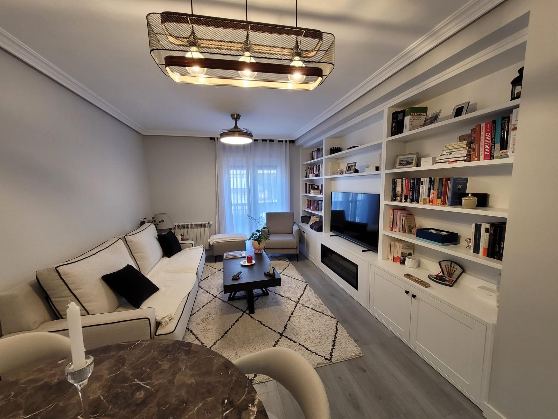 Sala d'estar de Pis en venda en Salamanca Capital amb Calefacció i Balcó