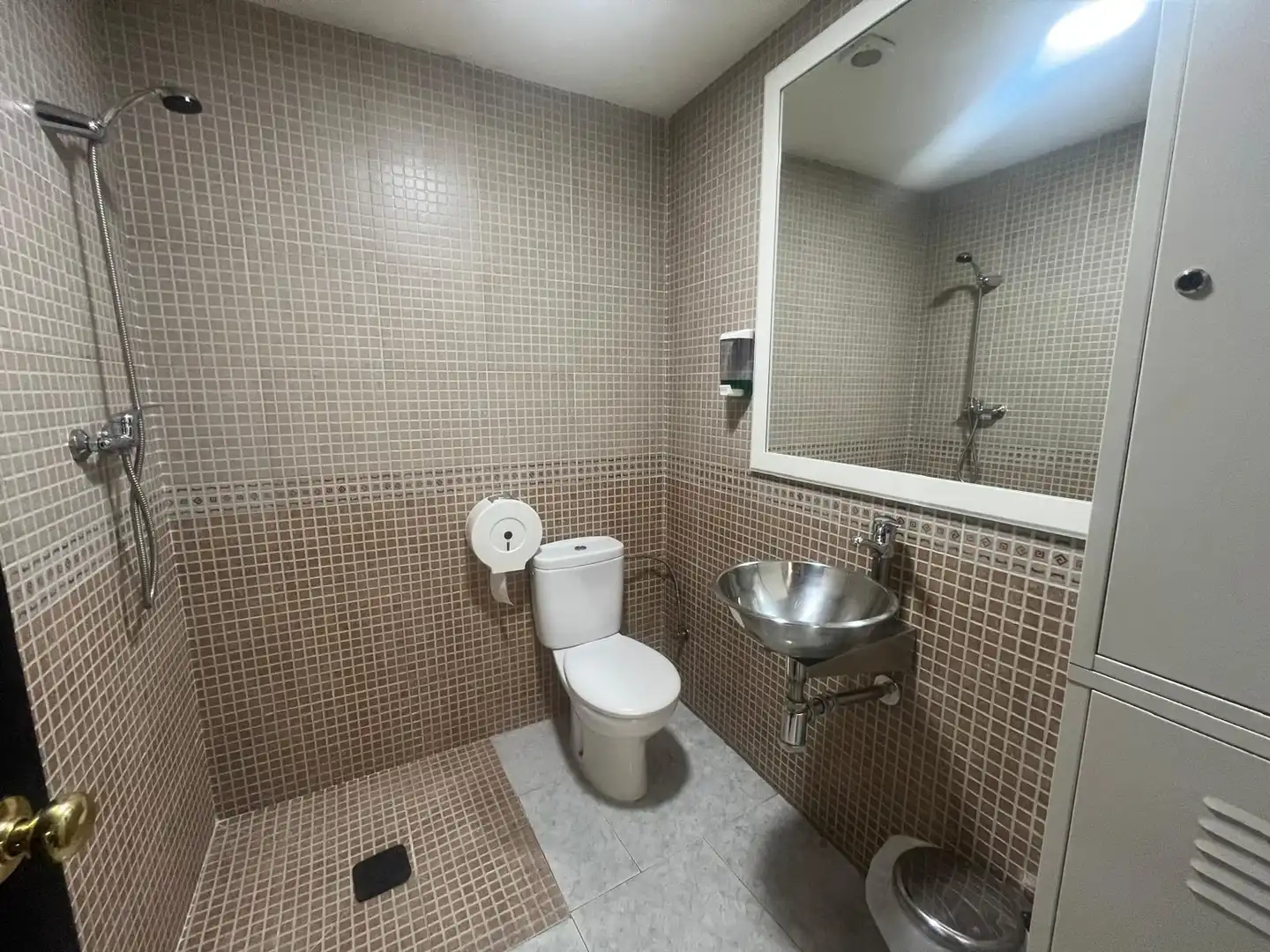 Local en venta en Calle de Lorenzo Ferreira, Santa Rosa - Valdeolleros