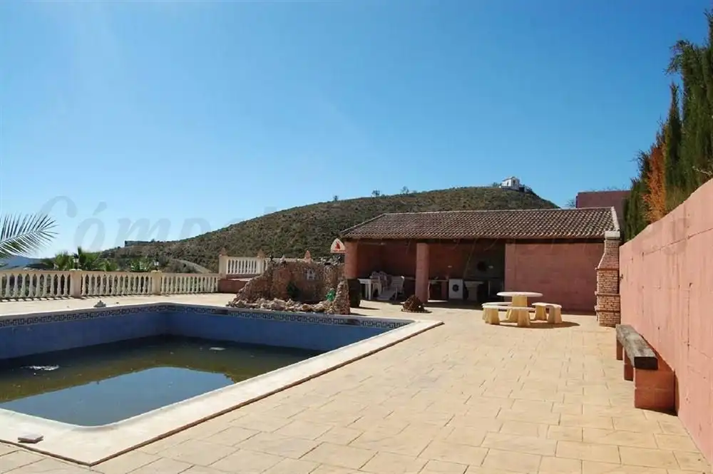 Casa amb piscina en venda a Sedella, imagen 5