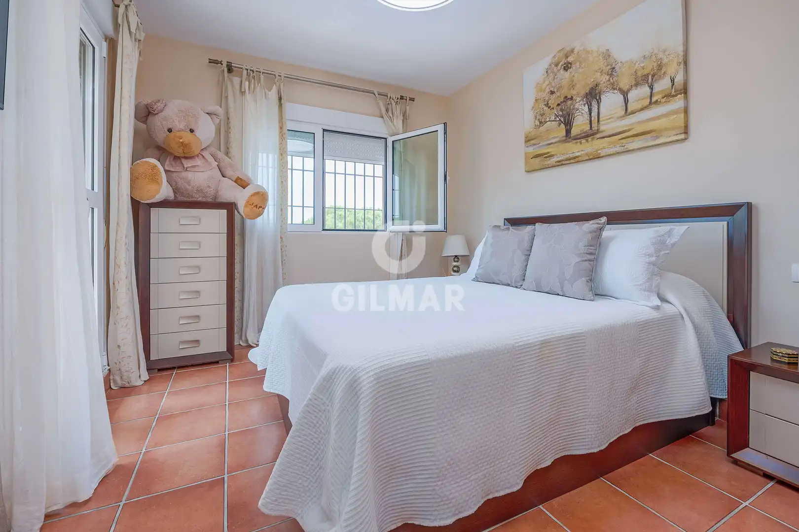 Dormitori de Casa o xalet en venda en Chiclana de la Frontera amb Calefacció, Jardí privat i Piscina