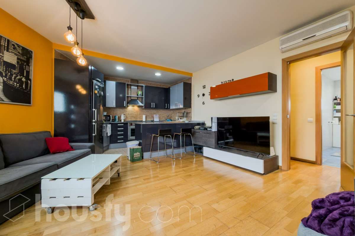 Sala d'estar de Planta baixa en venda en  Barcelona Capital amb Aire condicionat, Calefacció i Moblat