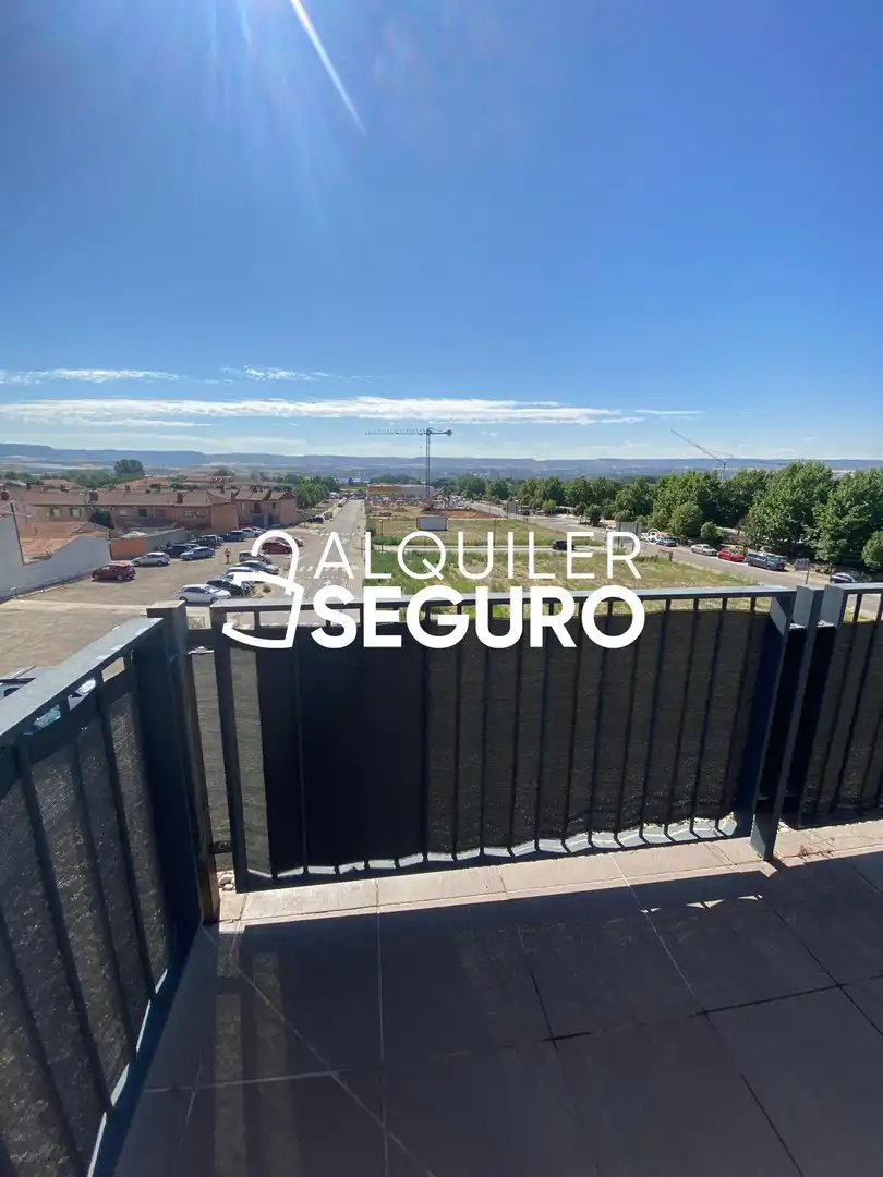 Vista exterior de Pis de lloguer en Marchamalo amb Aire condicionat, Calefacció i Terrassa